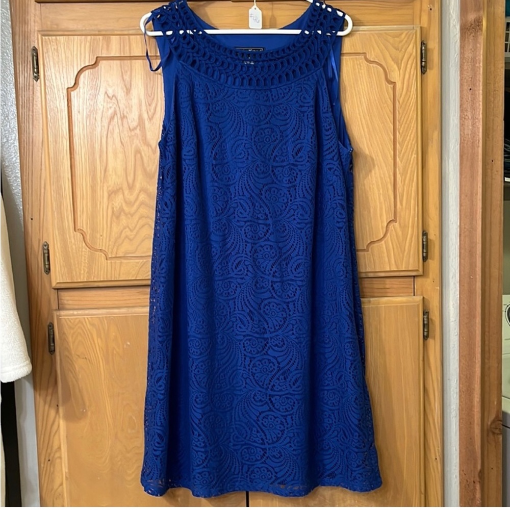 Jessica Howard Blue Lace Dress - Picture 7 of 7